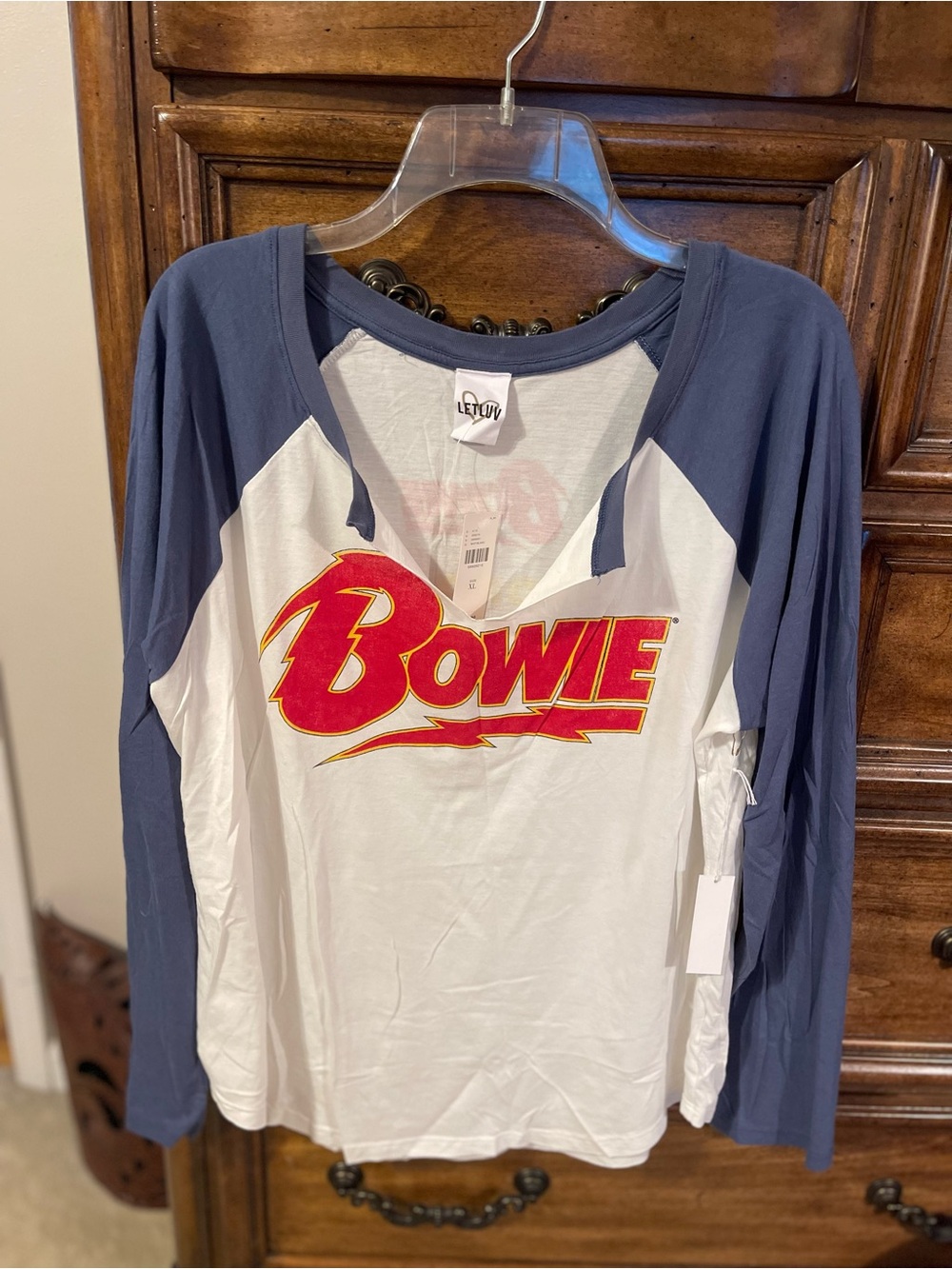 Letluv Bowie Raglan Long Sleeve Tee in White and Navy